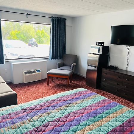 Lively Inn And Suites - Sudbury Naughton エクステリア 写真