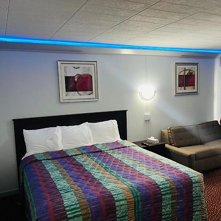 Lively Inn And Suites - Sudbury Naughton エクステリア 写真
