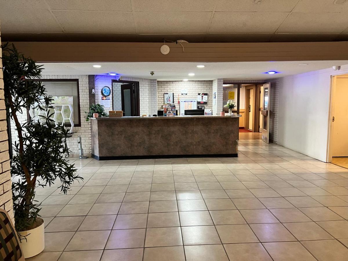 Lively Inn And Suites - Sudbury Naughton エクステリア 写真