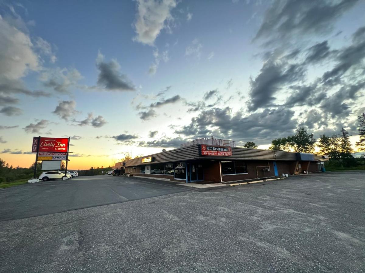 Lively Inn And Suites - Sudbury Naughton エクステリア 写真