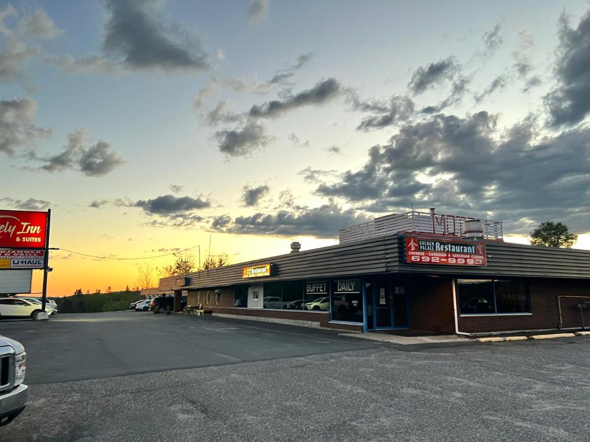 Lively Inn And Suites - Sudbury Naughton エクステリア 写真