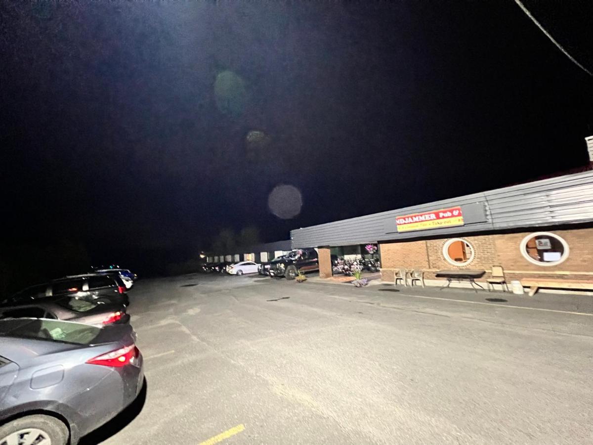 Lively Inn And Suites - Sudbury Naughton エクステリア 写真