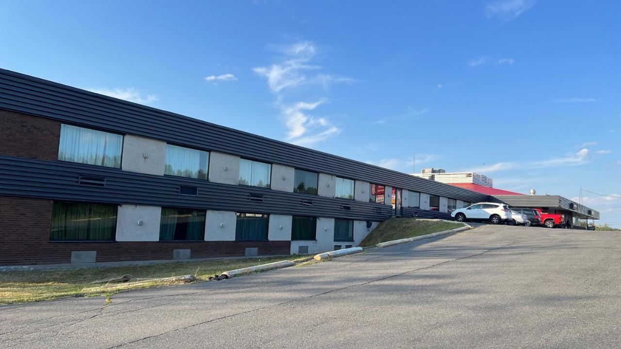 Lively Inn And Suites - Sudbury Naughton エクステリア 写真