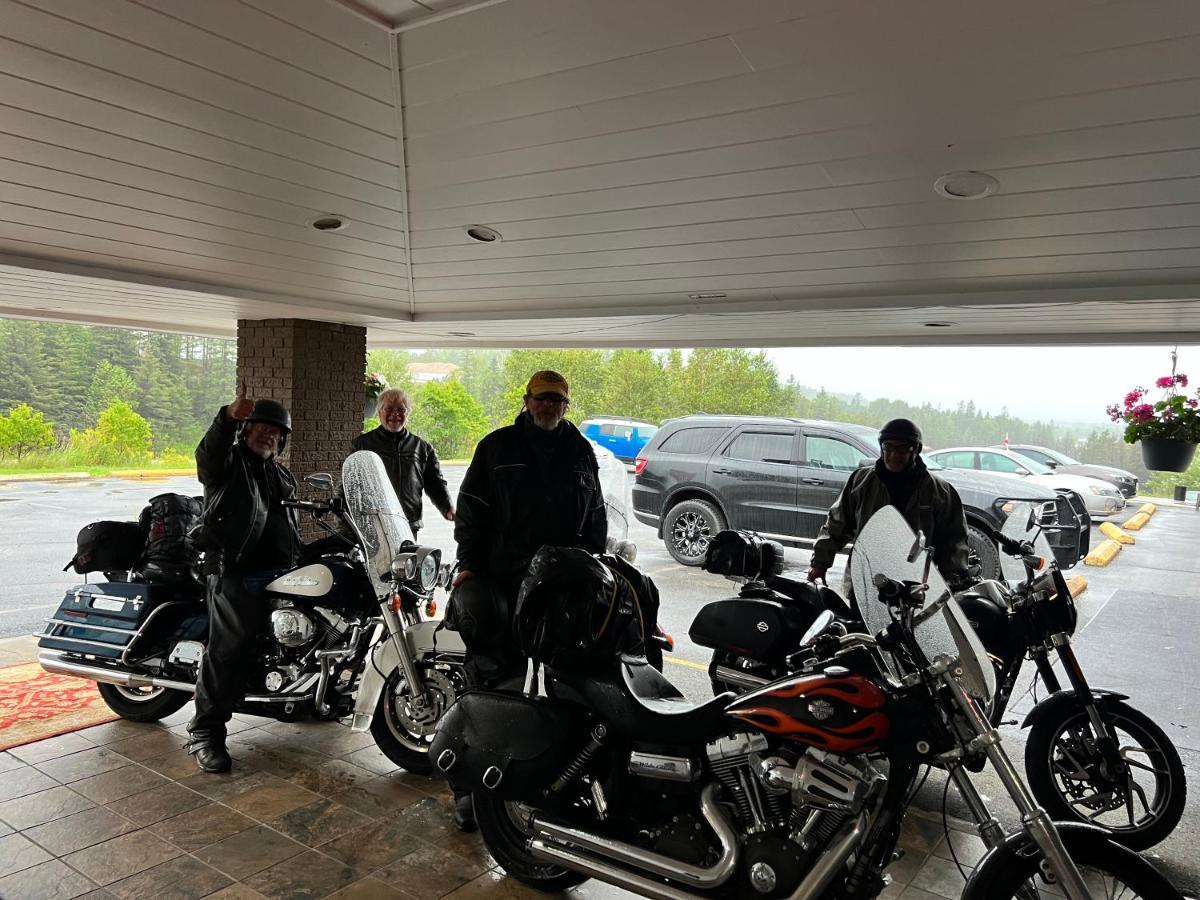 Lively Inn And Suites - Sudbury Naughton エクステリア 写真