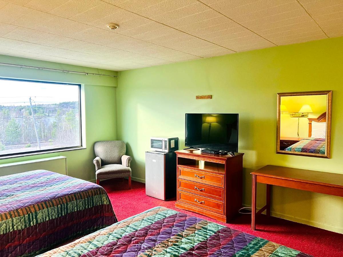 Lively Inn And Suites - Sudbury Naughton エクステリア 写真