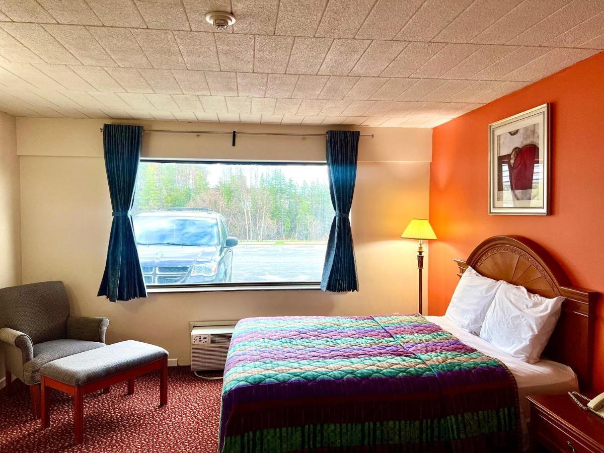 Lively Inn And Suites - Sudbury Naughton エクステリア 写真