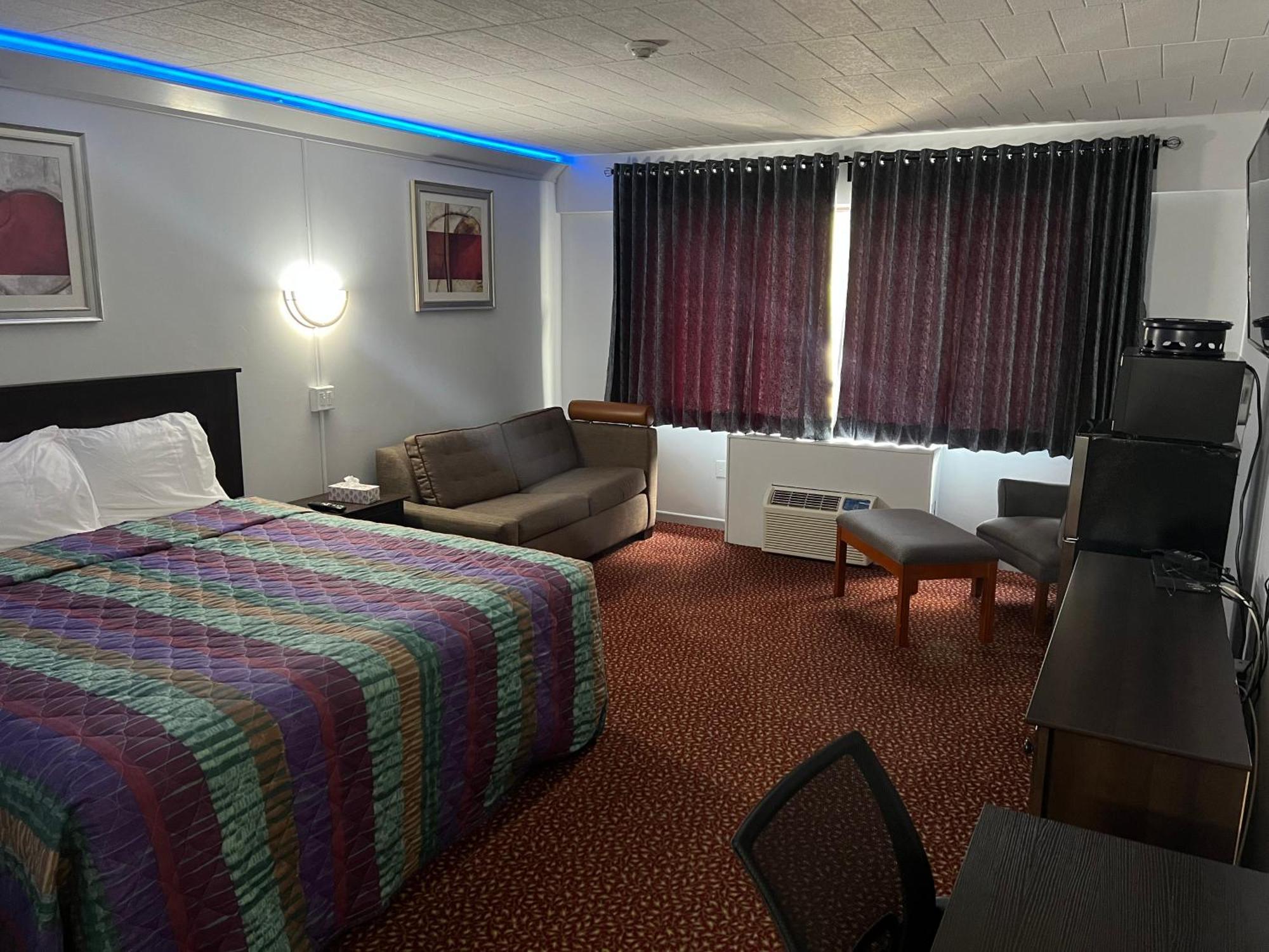 Lively Inn And Suites - Sudbury Naughton エクステリア 写真