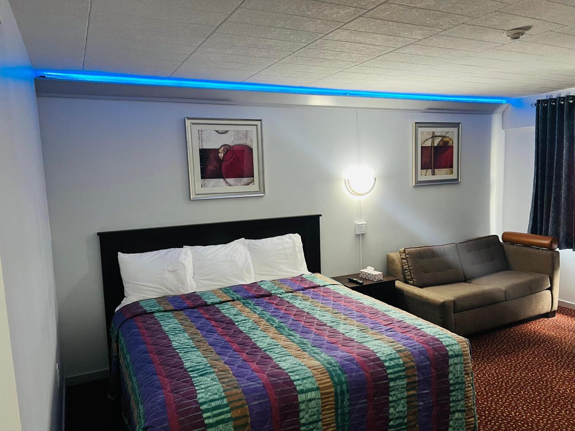 Lively Inn And Suites - Sudbury Naughton エクステリア 写真