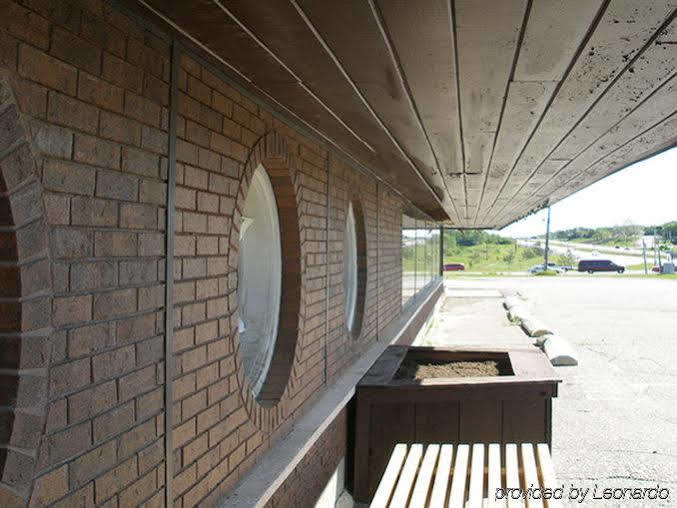 Lively Inn And Suites - Sudbury Naughton エクステリア 写真